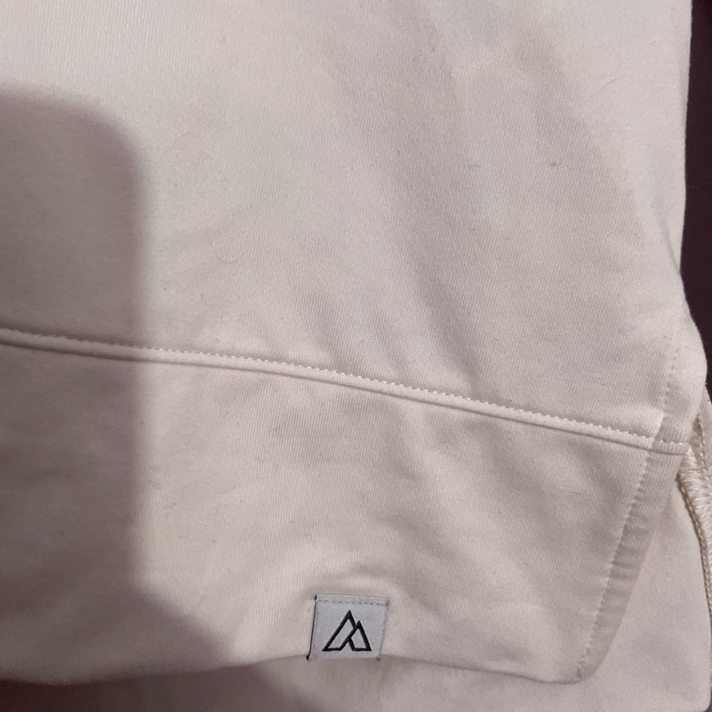 1/2 zip - Picture 2 of 4